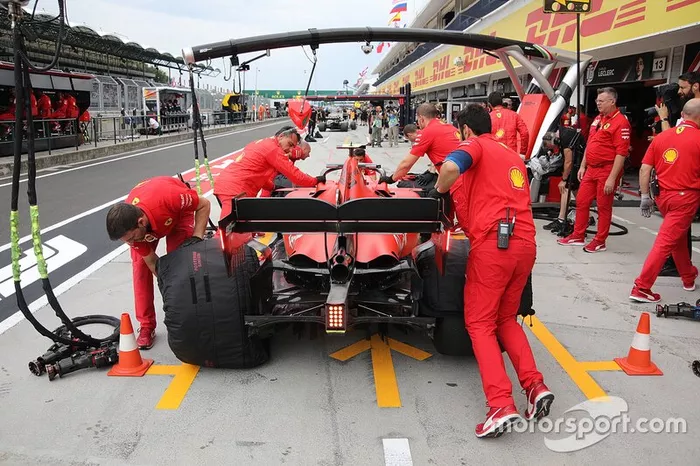 Ferrari SF90