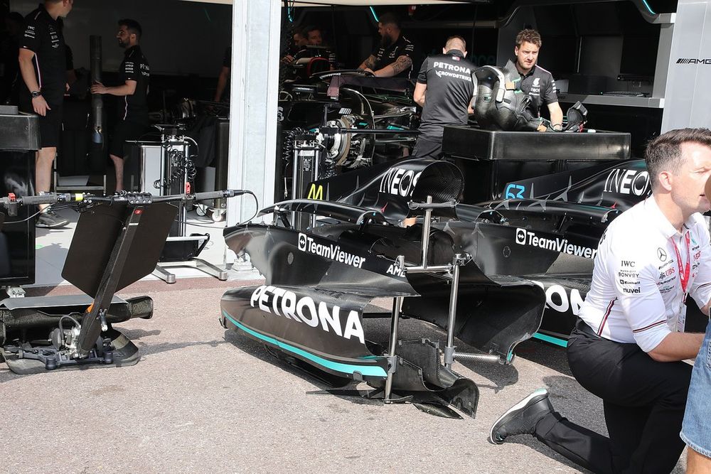 Pontones del Mercedes W14