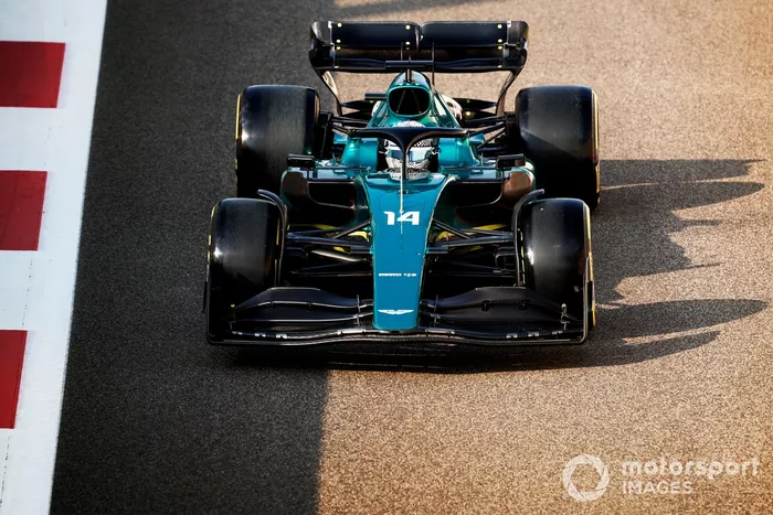 Aston Martin AMR22 (2022)