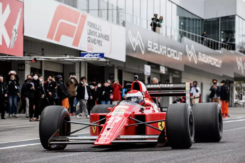 フェラーリ189(640)。初日はトラブルでストップしたが、2日目は完走