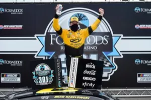 Race Winner Brad Keselowski, Team Penske, Ford Mustang