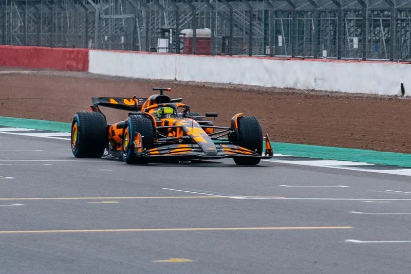 McLaren MCL39