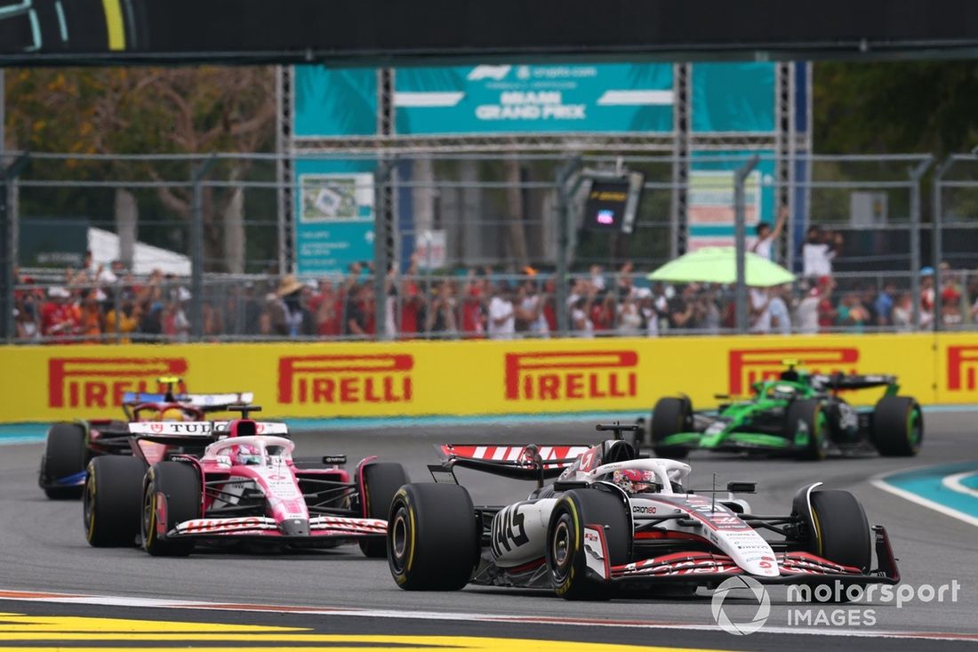 Lewis Hamilton, Ferrari, Esteban Ocon, Haas F1 Team, Isack Hadjar, Racing Bulls Team