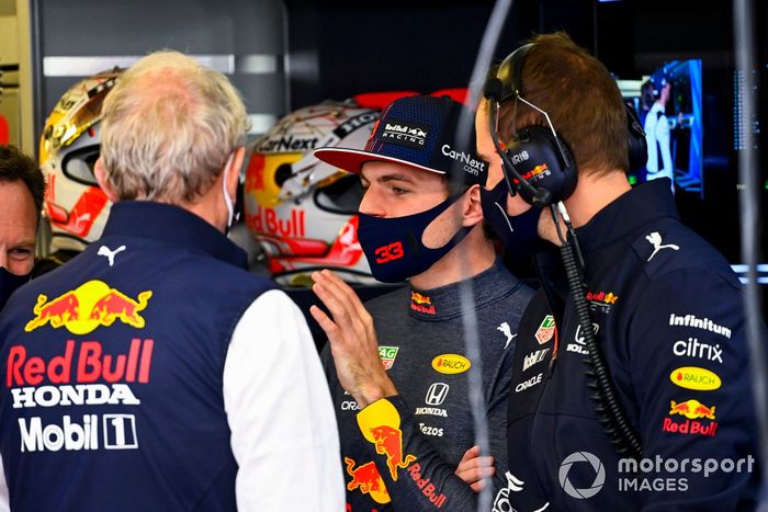 Max Verstappen, Red Bull Racing, con Helmut Marko, asesor de Red Bull Racing