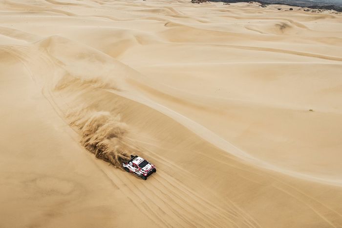 #304 Toyota Gazoo Racing: Giniel De Villiers, Alex Haro