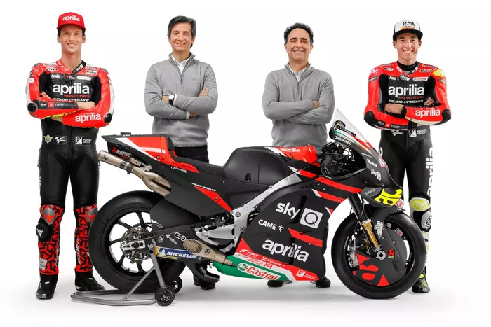 Massimo Rivola,Romano Albesiano, Aleix Espargaró y Lorenzo Savadori, Aprilia Racing Team Gresini