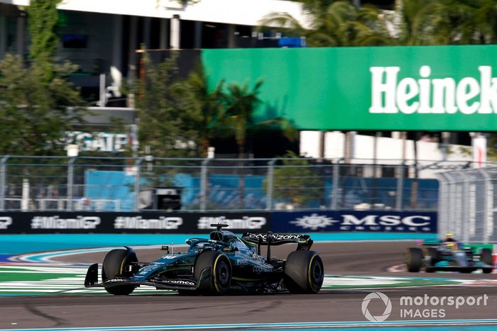 Lance Stroll, Aston Martin AMR22.
