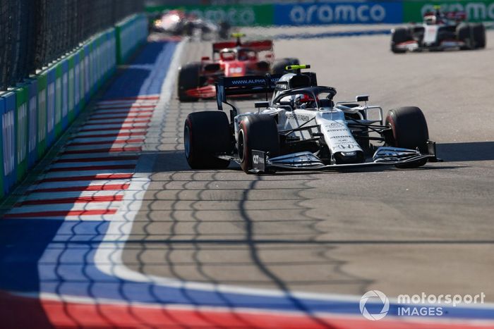 Pierre Gasly, AlphaTauri AT01, Charles Leclerc, Ferrari SF1000