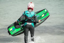 Nelson Piquet Jr. surfista a Cancún