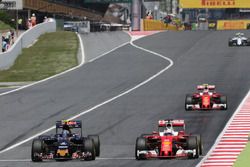 Carlos Sainz, Scuderia Toro Rosso y Sebastian Vettel, Scuderia Ferrari