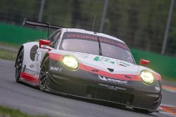 #91 Porsche Team Porsche 911 RSR: Richard Lietz, Frédéric Makowiecki