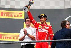 Podium : le deuxième, Sebastian Vettel, Ferrari