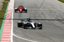 Льюіс Хемілтон, Mercedes AMG F1 W08, Себастьян Феттель, Ferrari SF70H