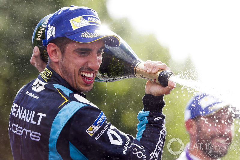 Podium: race winner Sébastien Buemi, Renault e.Dams