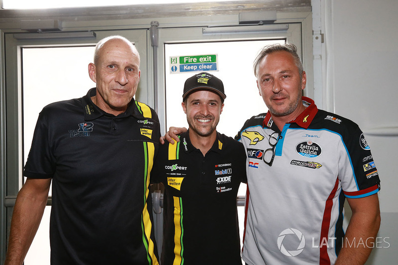 Daniel Epp, Thomas Luthi, Michael Bartholemy, Director de Estrella Galicia 0,0 Marc VDS Team