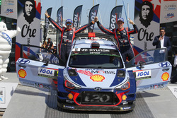 Les vainqueurs Thierry Neuville, Nicolas Gilsoul, Hyundai i20 Coupe WRC, Hyundai Motorsport
