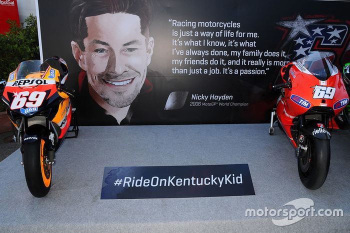 Tributo a Nicky Hayden con tutte le moto