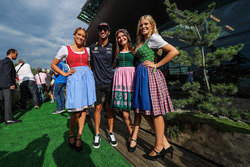 Даніель Ріккардо, Red Bull Racing та дівчата