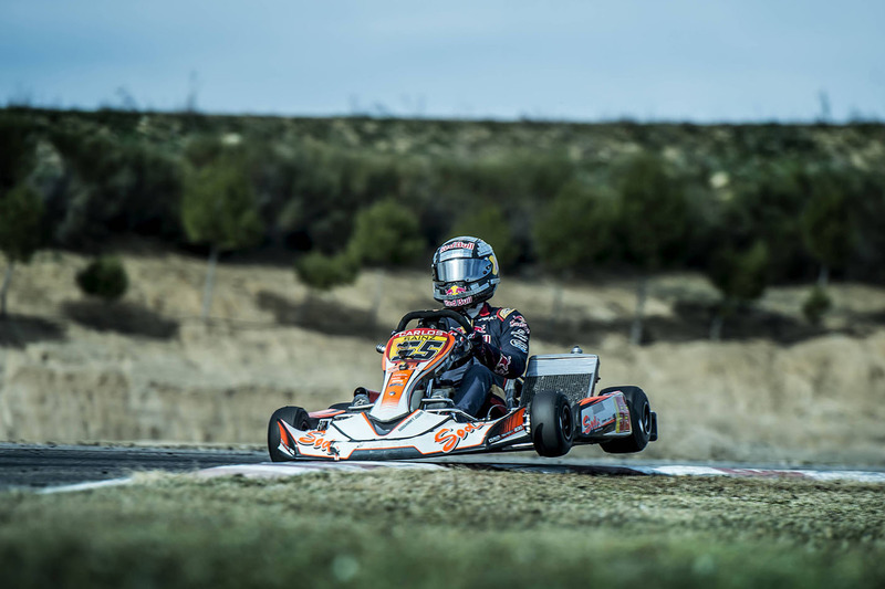 Carlos Sainz Jr., Scuderia Toro Rosso entrenando en el circuito de karting de Recas (Toledo)