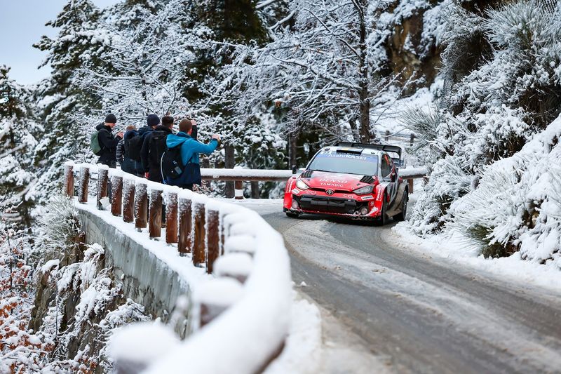 Oliver Solberg, Elliott Edmondson, Toyota Gazoo Racing WRT Toyota GR Yaris Rally1