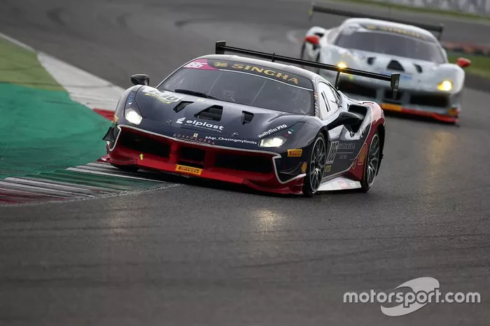 #186 Ferrari 488 Challenge, Rossocorsa: Agata Smolka