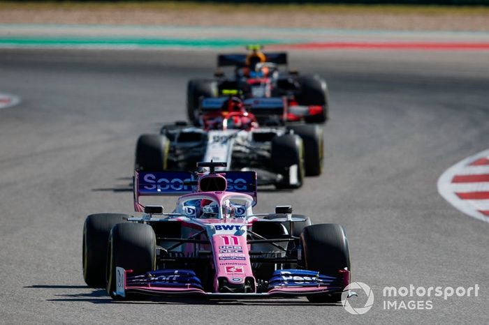 Sergio Perez, Racing Point RP19, Antonio Giovinazzi, Alfa Romeo Racing C38, y Alex Albon, Red Bull Racing RB15