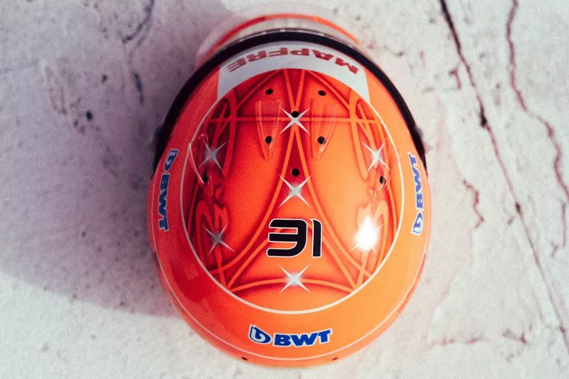 Casco di Esteban Ocon, Alpine
