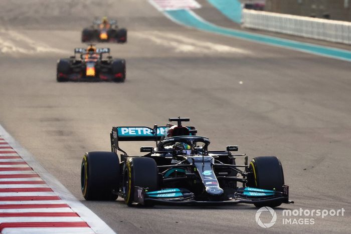 Lewis Hamilton, Mercedes W12, Max Verstappen, Red Bull Racing RB16B