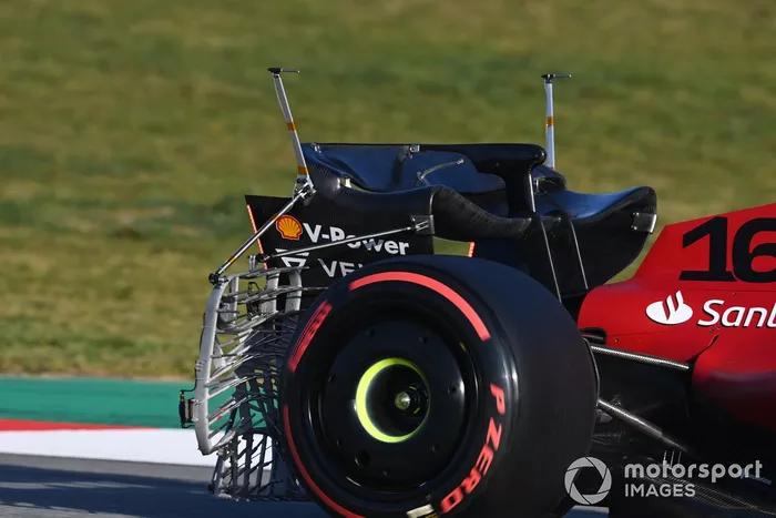 La parte trasera del coche de Charles Leclerc, Ferrari F1-75