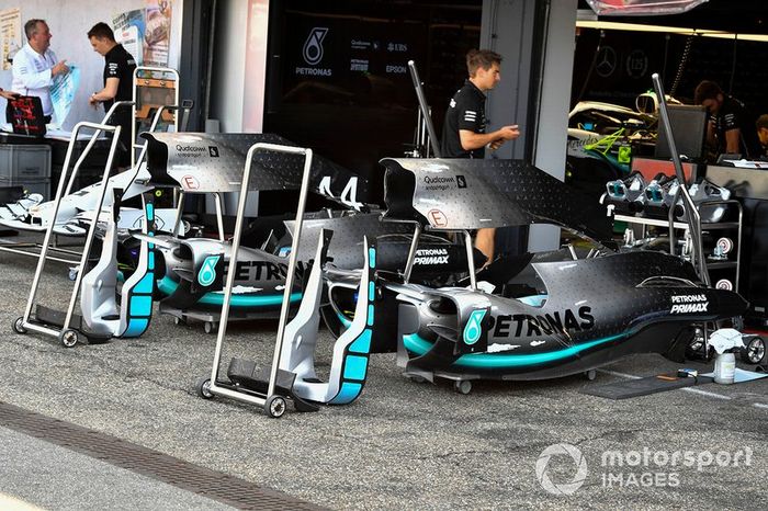 Cubierta del motor de Mercedes AMG F1 W10 