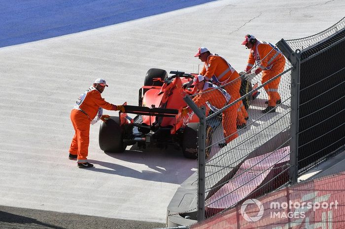 Rusia 2019: Vettel lidera, desobedece un acuerdo, luego falla el MGU-K.