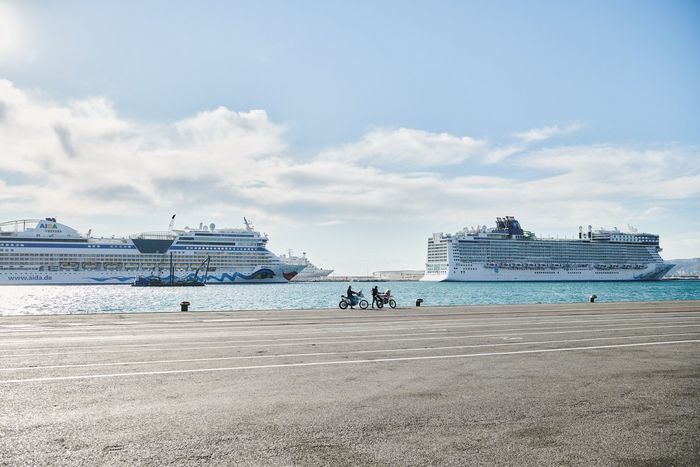 Embarque del Dakar 2021 en Marsella