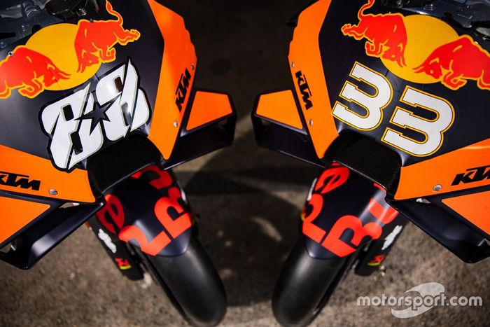 Motos de Miguel Oliveira, Red Bull KTM Factory Racing y Brad Binder, Red Bull KTM Factory Racing