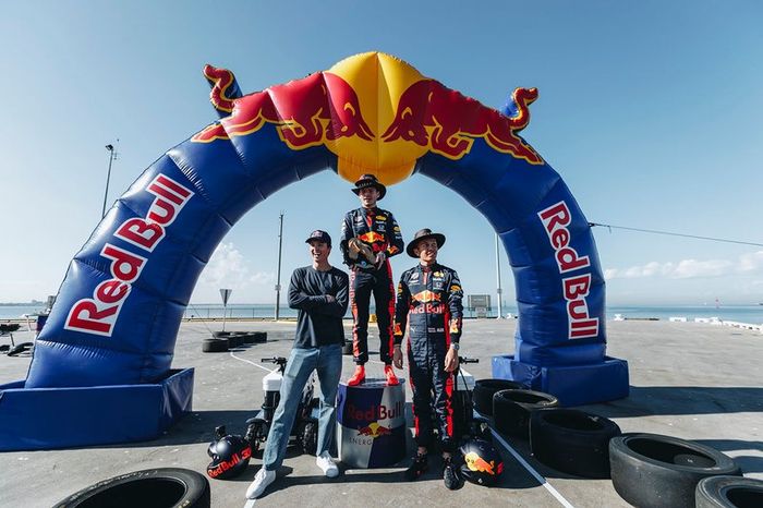 Max Verstappen, Red Bull Racing, Alex Albon, Red Bull Racing
