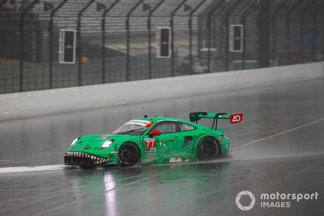 #77 AO Racing Porsche 911 GT3 R: Laurin Heinrich, Klaus Bachler