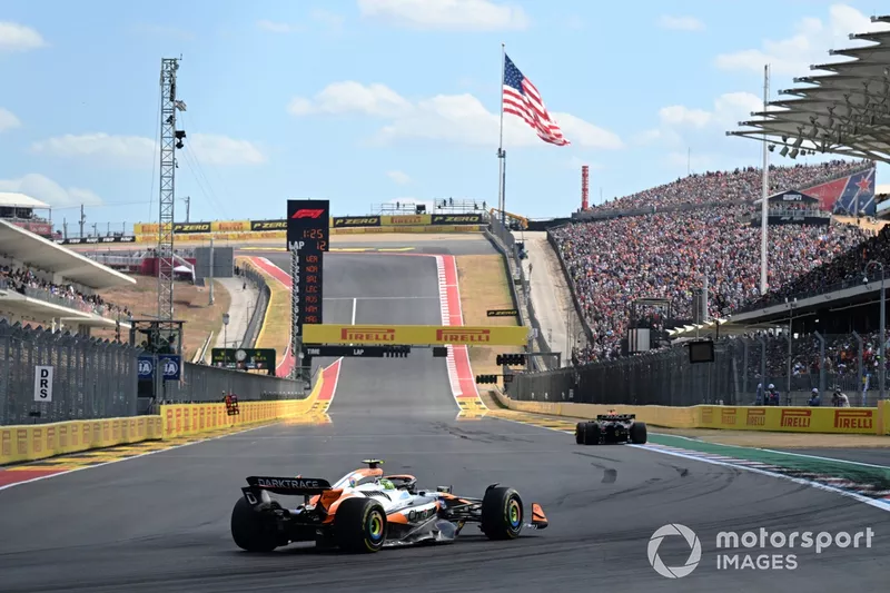 Max Verstappen, Red Bull Racing RB20, Lando Norris, McLaren MCL38