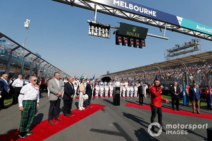 El himno australiano antes de la salida