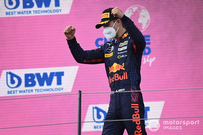 Podio: tercer lugar Dennis Hauger, Prema Racing