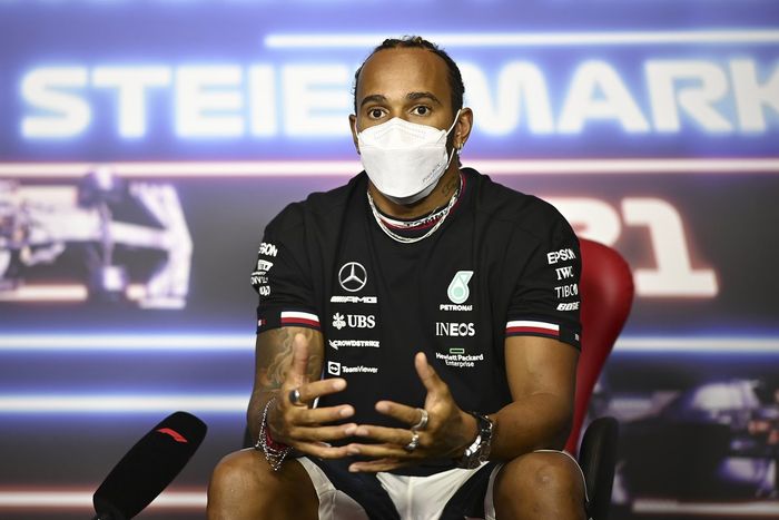 Lewis Hamilton, Mercedes en la conferencia de prensa