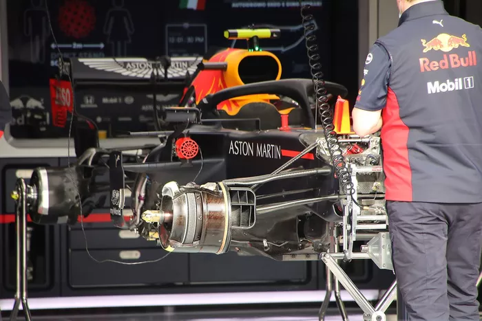 Suspensión frontal del Red Bull Racing RB16 