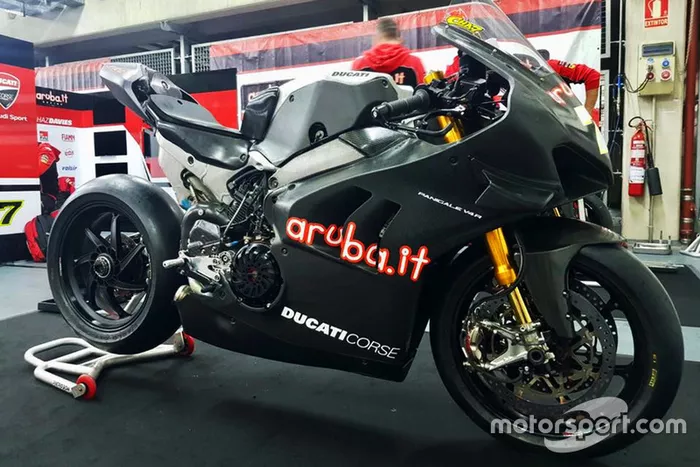 Panigale V4 R