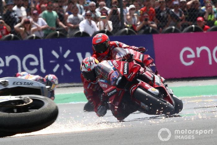 Jack Miller, Ducati Team leads, Alex Rins, Team Suzuki MotoGP  crashes