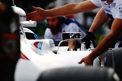 Lance Stroll, Williams FW40, in the pits
