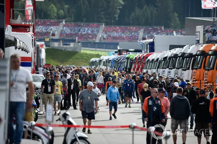 Ambiente en el paddock