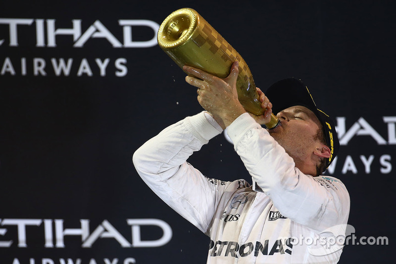 Nico Rosberg feiert den WM-Titelgewinn 2016