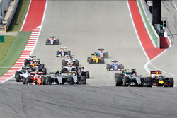 Льюїс Хемілтон, Mercedes AMG F1 W07 Hybrid випереджає Ніко Росберга, Mercedes AMG F1 W07 Hybrid, Дан