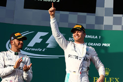 Podio: ganador Nico Rosberg, Mercedes AMG F1 Team, segundo lugar Lewis Hamilton, Mercedes AMG F1 Tea