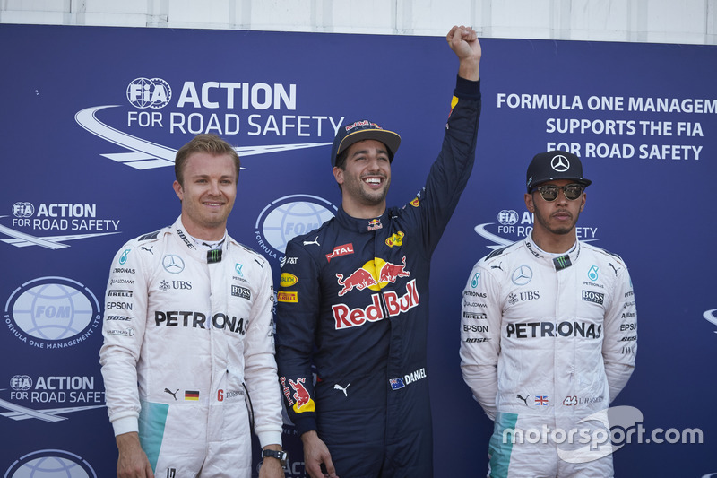 Polesitter Daniel Ricciardo, Red Bull Racing, second place Nico Rosberg, Mercedes AMG F1 Team, third