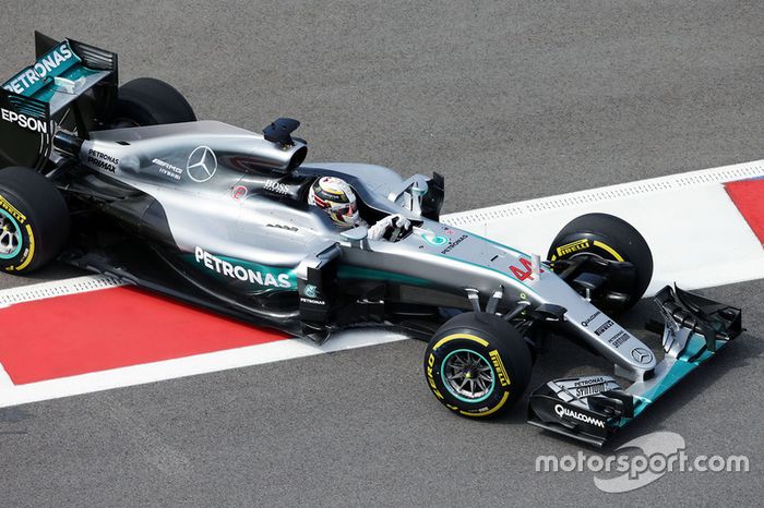 Lewis Hamilton, Mercedes AMG F1 Team W07 recovers from a spin