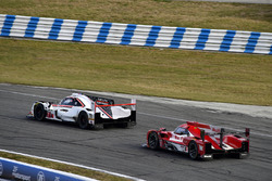 #7 Acura Team Penske Acura DPi, P: Helio Castroneves, Ricky Taylor, Graham Rahal, #31 Action Express Racing Cadillac DPi, P: Eric Curran, Mike Conway, Stuart Middleton, Felipe Nasr